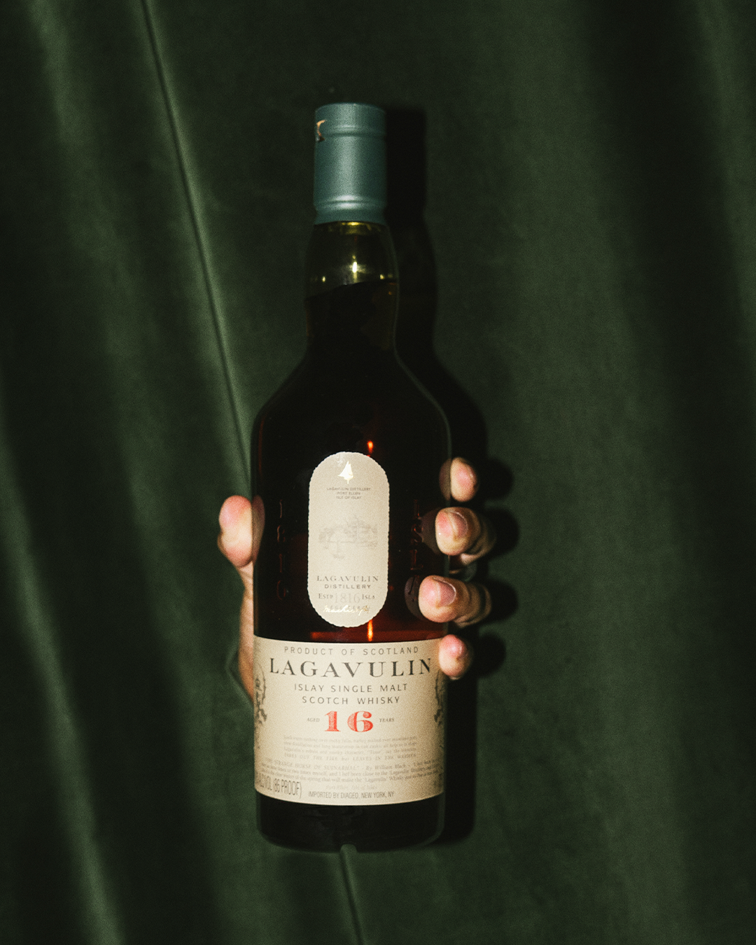 Lagavulin 16 bottle